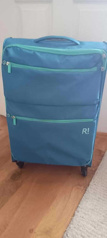 Photo of free Suitcase (Crowthorne) #1