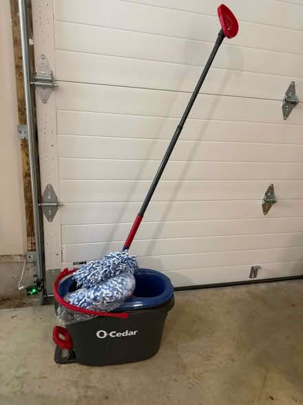 Photo of free O’cedar mop (Princeton Junction NJ) #1