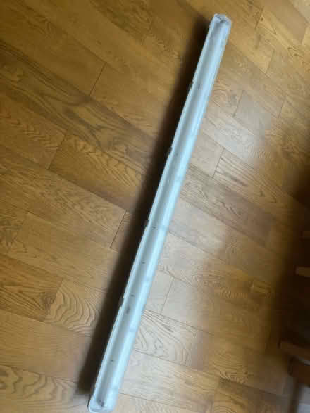 Photo of free 5ft Single Garage Tube Light (Upwey DT3) #1