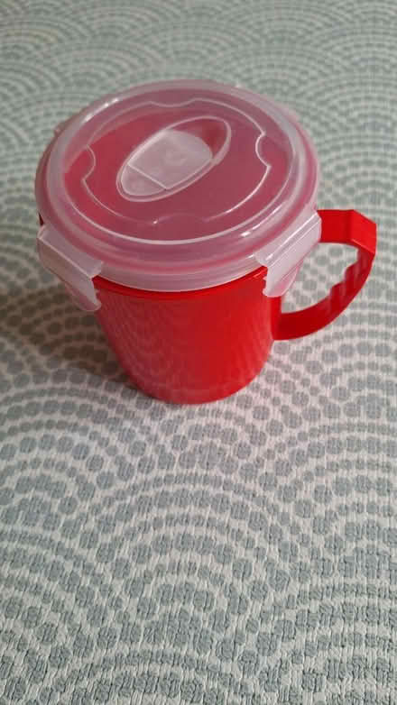 Photo of free Various kitchen items (Wimbledon SW19) #1