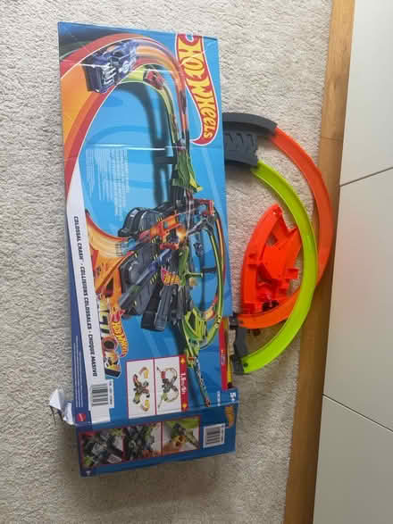 Photo of free Hot Wheels racing track (Isleworth TW7) #1