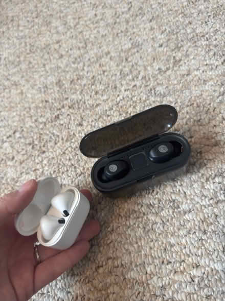 Photo of free Selection of Bluetooth items (ME5) #2