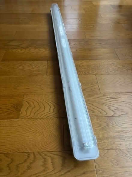 Photo of free 5ft Single Garage Tube Light (Upwey DT3) #2