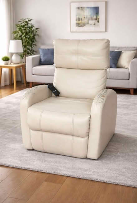 Photo of free recliner electric chair (Merseyside WA11) #1