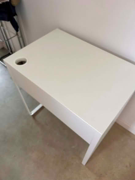 Photo of free Small white ikea desk (Potten End HP4) #1