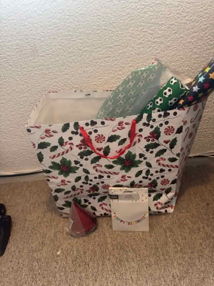 Photo of free Selection of wrapping paper (ME5) #2