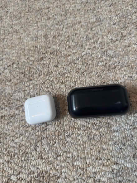 Photo of free Selection of Bluetooth items (ME5) #1