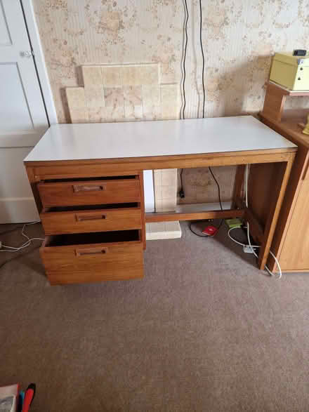 Photo of free Desk with 3 drawers (Dukinfield SK16) #1