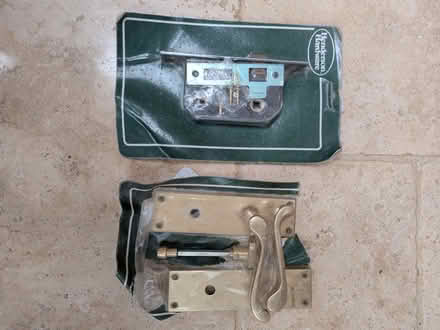 Photo of free Bathroom lock and door handle (Bobblestock HR4) #1