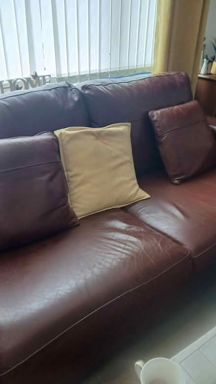 Photo of free 2 a d 3 seater settees (Cf32UL) #4