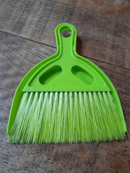 Photo of free Small Dustpan and Brush (Earley RG6) #1