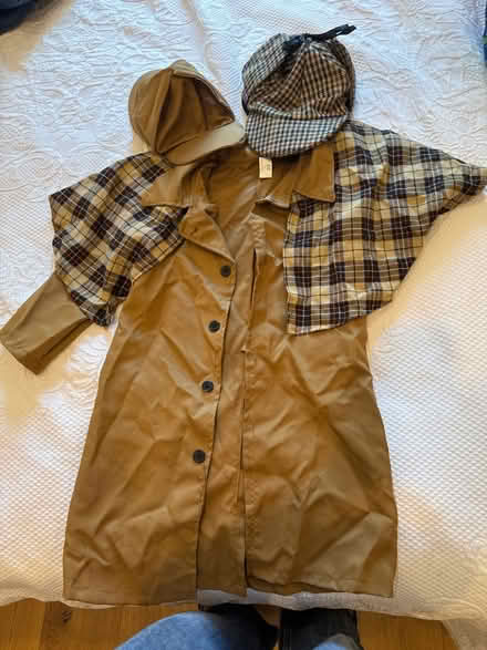 Photo of free Sherlock Holmes costume Child M (Hampstead, mw3) #1