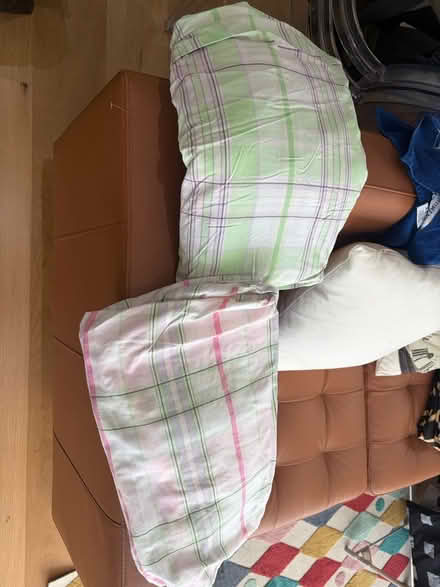 Photo of free 2 single bed pillow/duvet sets (Central Tonbridge TN9) #1