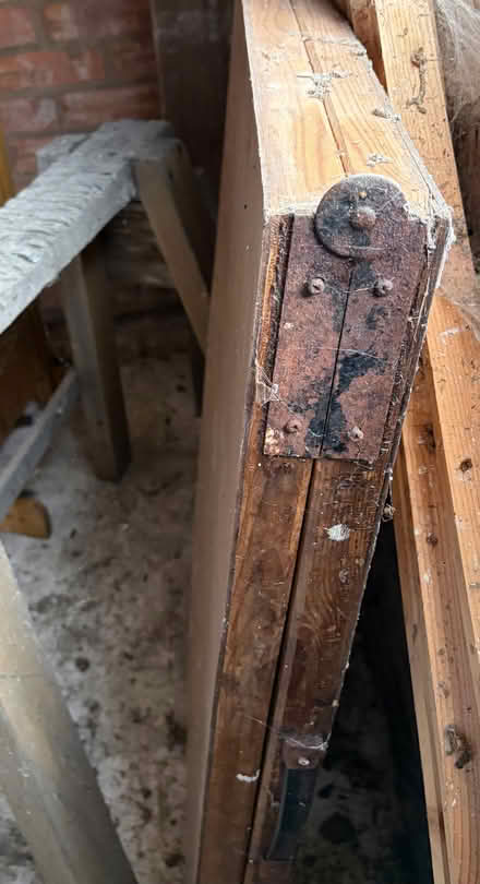 Photo of free Wallpapering table (Longbarn WA2) #2