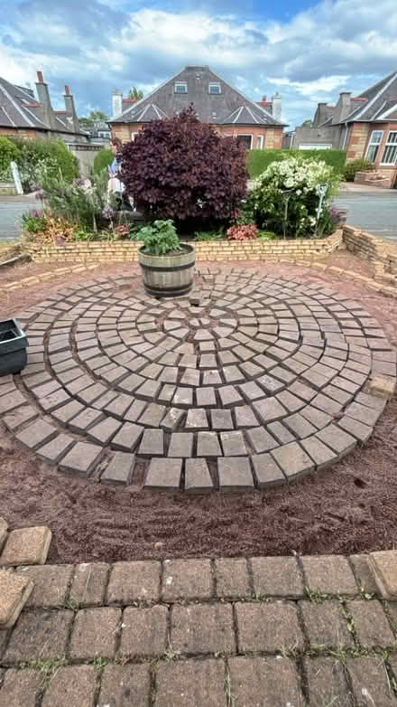 Photo of free Red brick patio circle feature (Portobello EH15) #1