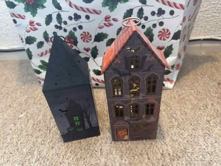 Photo of free Halloween Metal tin with light (ME5) #1