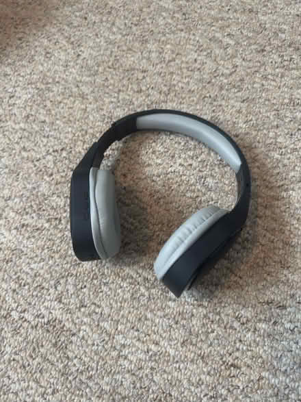 Photo of free Selection of Bluetooth items (ME5) #4