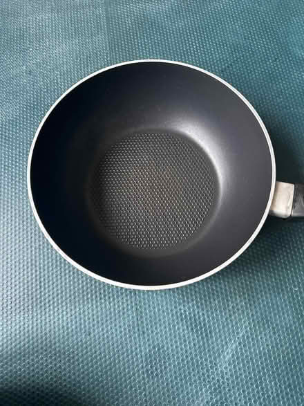 Photo of free Small wok/frying pan (CT5) #2