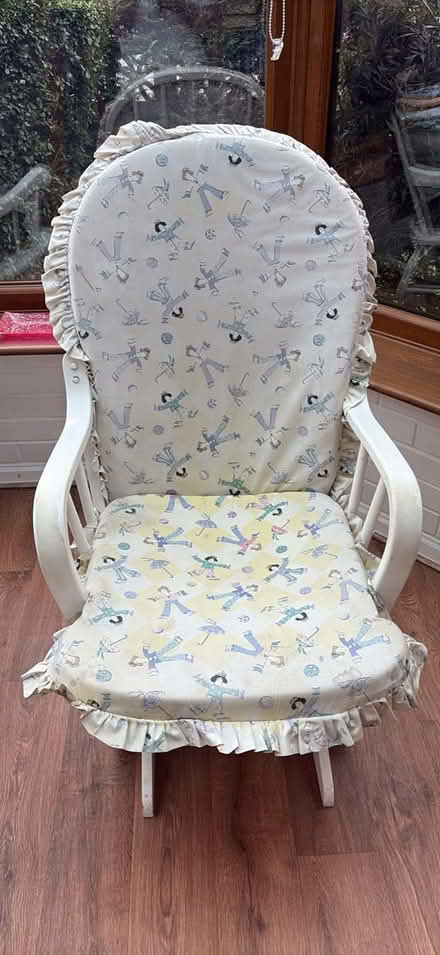 Photo of free Nursing chair project (NE10) #1