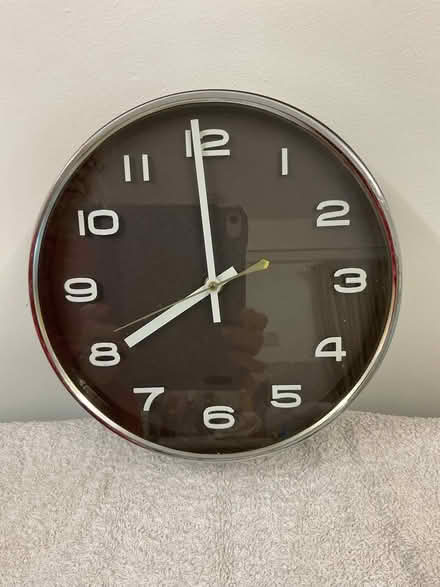 Photo of free Vintage brown plastic battery wall clock (Quernmore LA1) #1