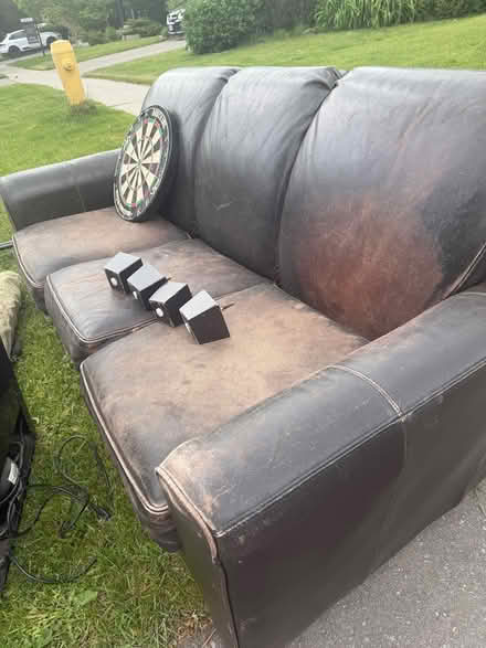 Photo of free Old pull out couch (Hwy 7 and 9th Line Markham) #1