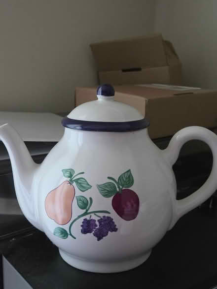 Photo of free Teapot (Mclean) #1
