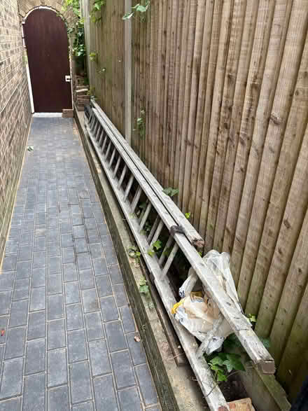 Photo of free Very long extendable ladder (Burnham Slough) #1
