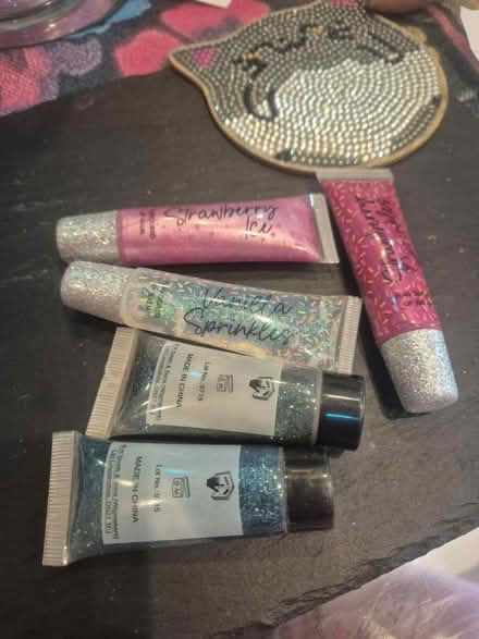 Photo of free Nail varnish, nail art, lip gloss (CW7) #3
