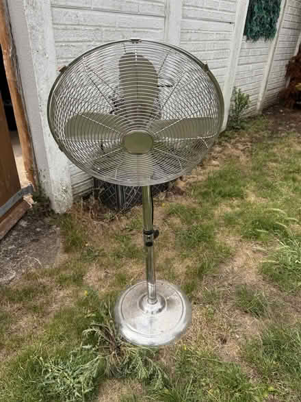 Photo of free Silver fan (BR6) #1