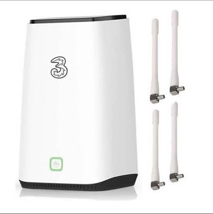 Photo of Three or EE 5G wifi hub (N5 Highbury) #2