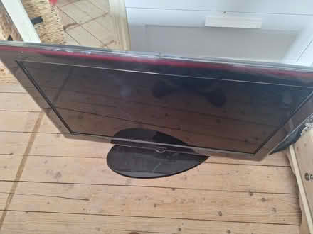 Photo of free Tv (Hallgarth LA9) #1