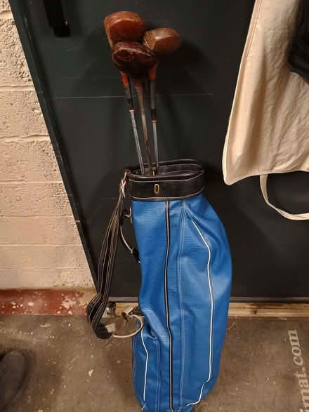 Photo of free Vintage golf bag and three clubs (Primrose Hill BA1) #4