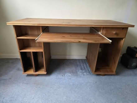 Photo of free Pine work desk: 140 x 60 x 76cm (Mannings Heath, RH13) #3