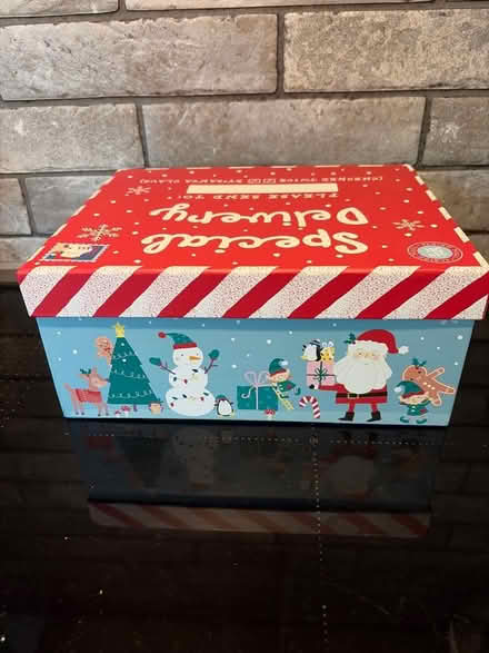 Photo of free Cardboard Christmas gift box (Tilehurst RG30) #2