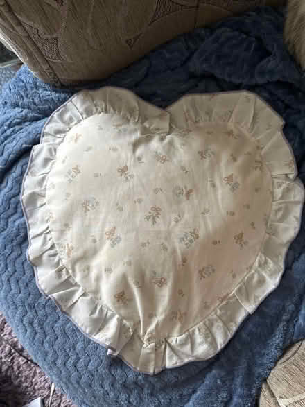 Photo of free Small heart shaped cushion (Ashford TW15) #1