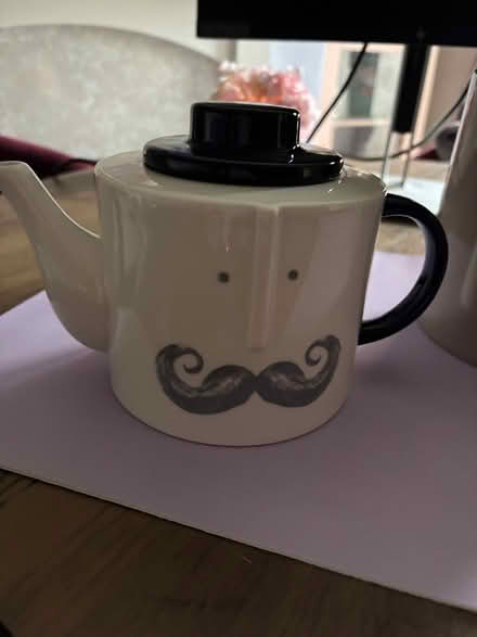 Photo of free Teapot (Hyde, SK14) #3