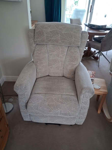 Photo of free Electric recliner chair (Burghill HR4) #1