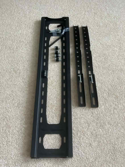 Photo of free TV Wall Mount Bracket (Upwey DT3) #1