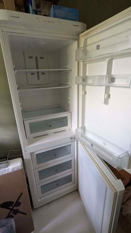 Photo of free Samsung Fridge Freezer (Crouch End N6) #3