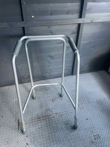 Photo of free walking frame (Elm Park, Hornchurch RM12) #2