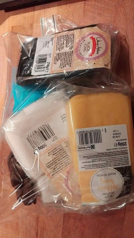 Photo of free Fondant Icing (Woodhall Hills Golf Course LS28) #1