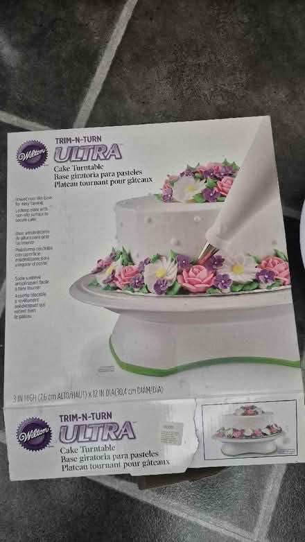 Photo of free Cake stand / rotator (Belvidere SY2) #1