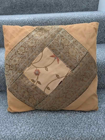 Photo of free Small cushion (Beulah Hill SE19) #1