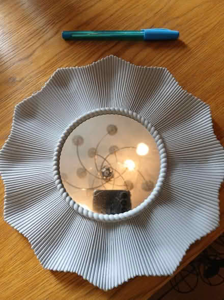 Photo of free Small plastic mirror (Parkhead EH11) #1