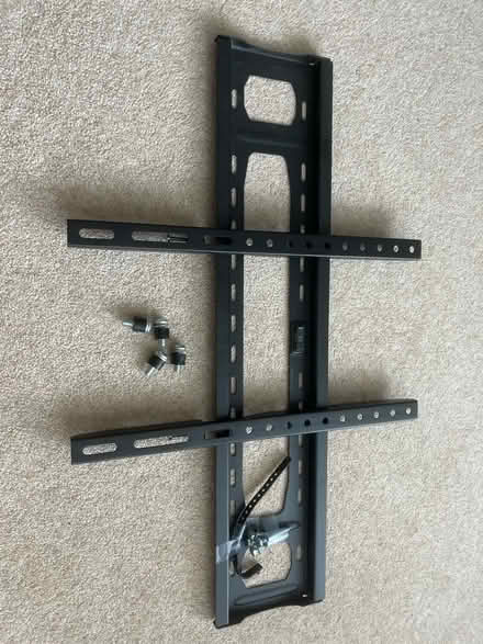 Photo of free TV Wall Mount Bracket (Upwey DT3) #2