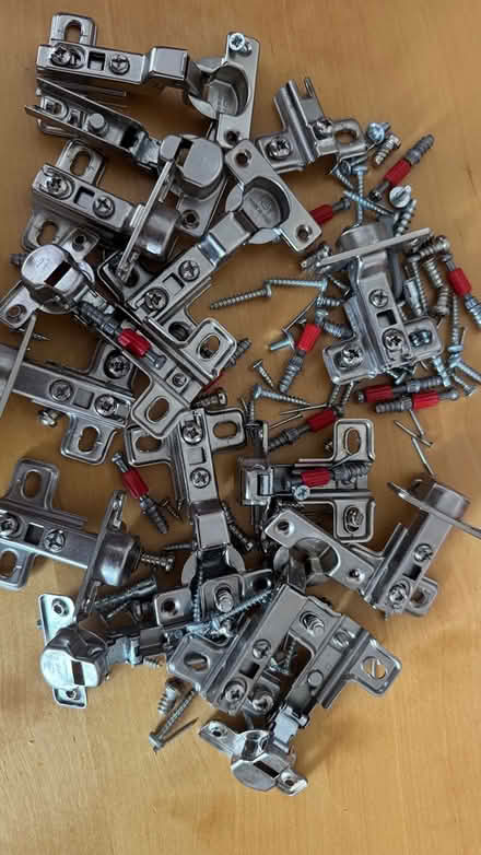 Photo of free Hinges/clips (Witney OX28 Deer Park) #2