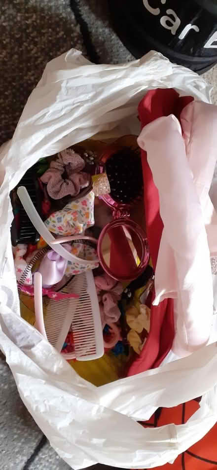 Photo of free Girls hair accessories (RG6) #2