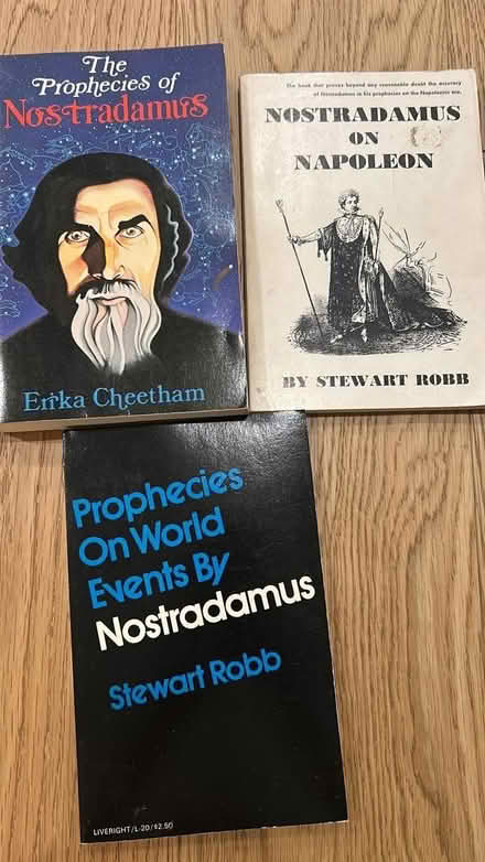 Photo of free So many books (Hintonburg) #3