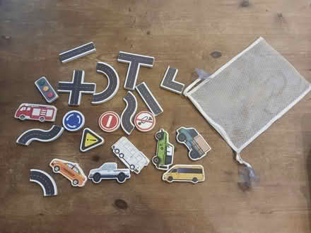 Photo of free Kids bath toy - foam car pieces (Harringay, N4) #1