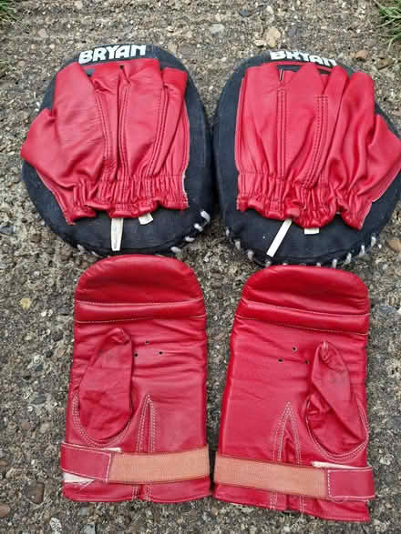 Photo of free Boxing pads and mits (HP21 Aylesbury) #1